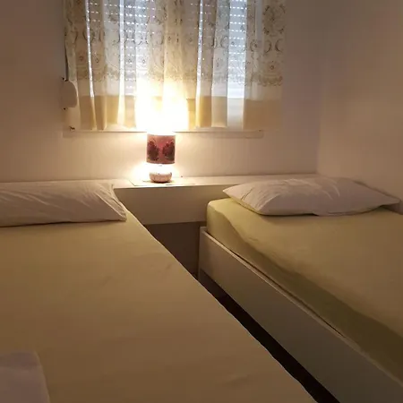 Tonci Pag Apartment